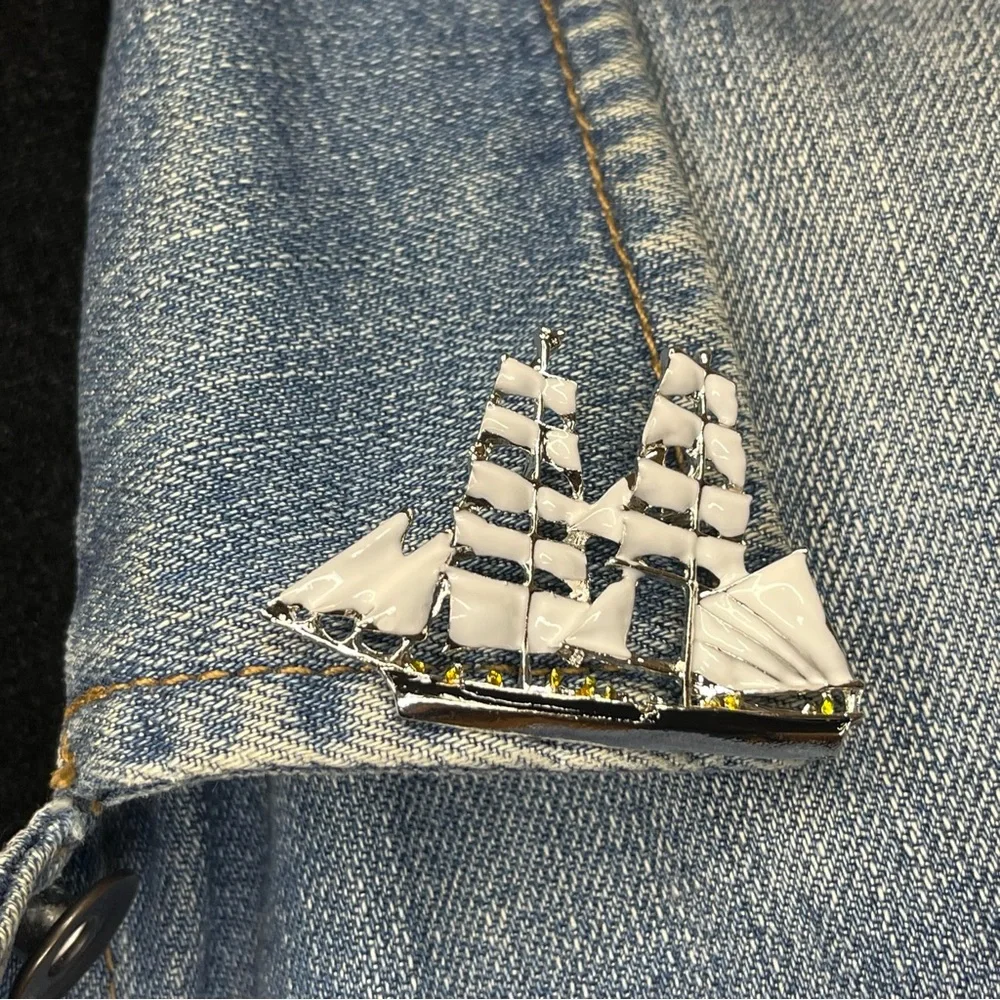 Vintage-Inspired Silver-Tone Nautical Clipper Ship Brooch